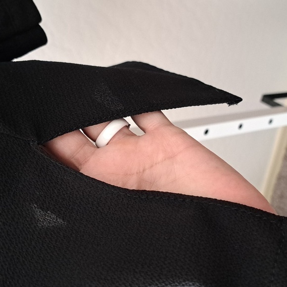 Covington Dressy Black Top With Shoulder Accents Size XLP - Picture 4 of 7